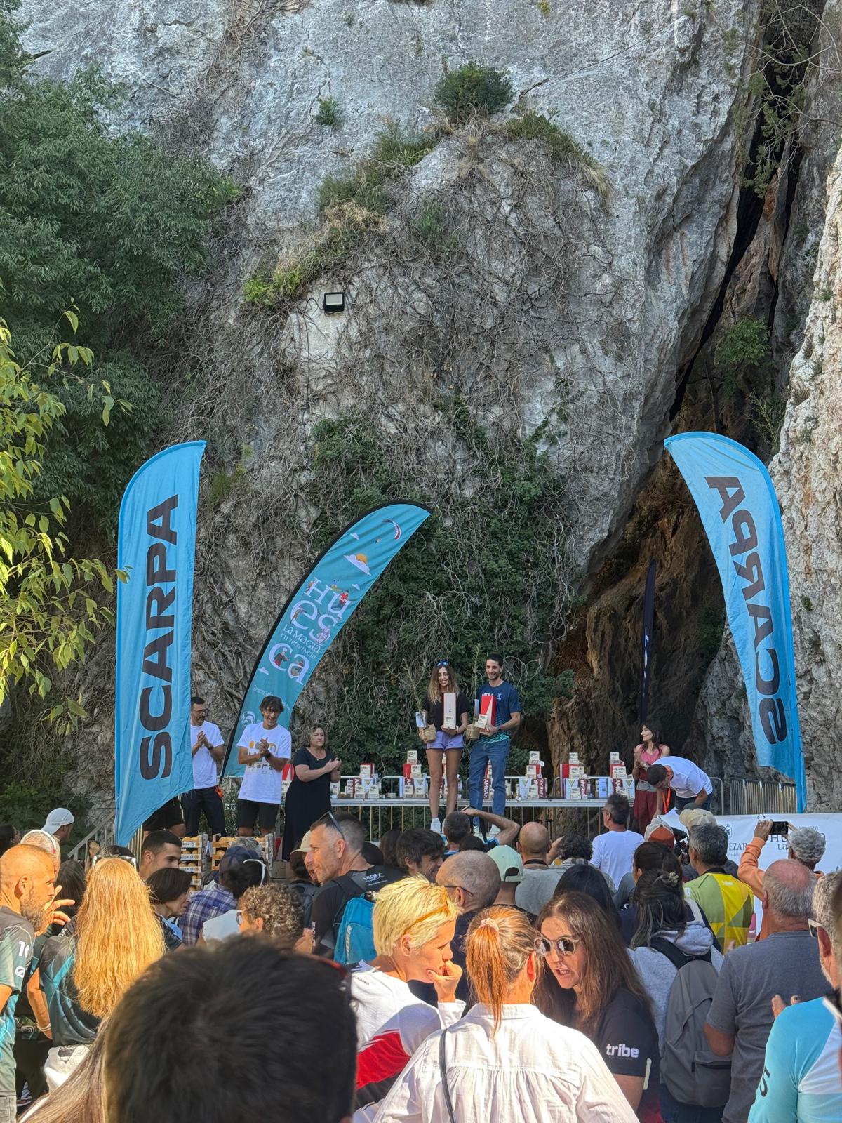 Primeros corredores locales de la Trail Alquézar Rosado: Adrián Pueyo y Jahel Sarrablo.