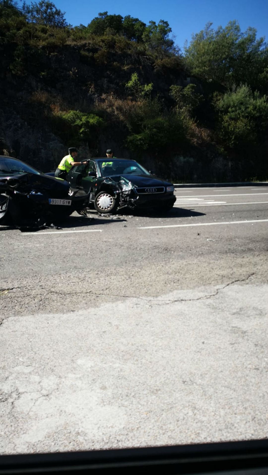 El siniestro tuvo lugar a las 14.45 horas en el punto kilométrico 235 de la carretera N-525