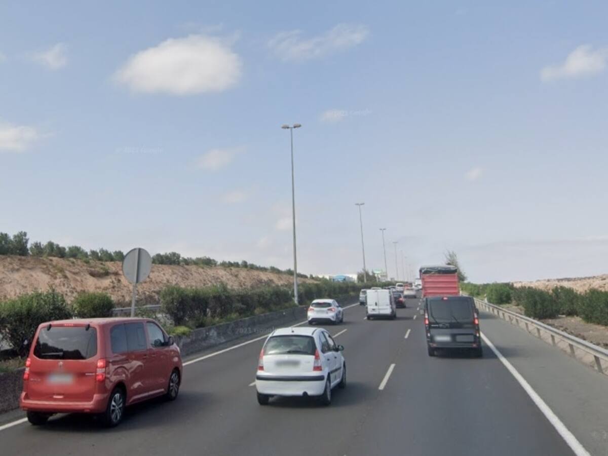 Dos fallecidos al chocar un vehículo en dirección contraria en la autopista del sur