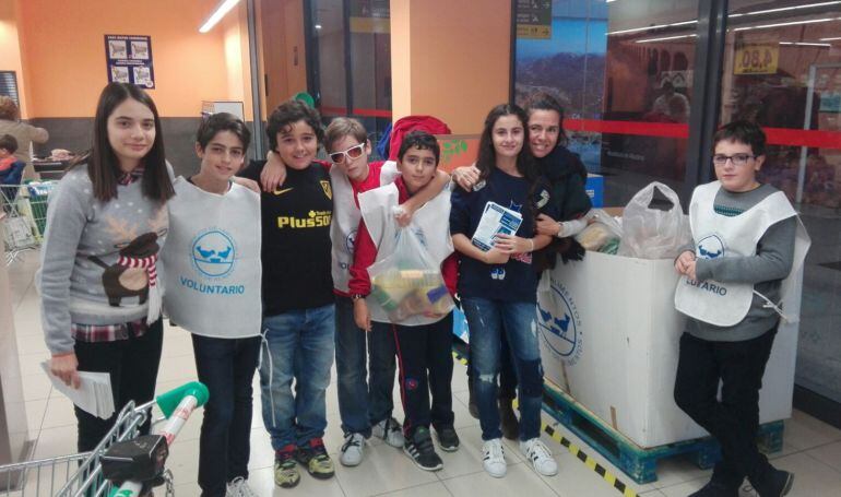 Entre los voluntarios del Banco de Alimentos, tambián ha habido muchos niños