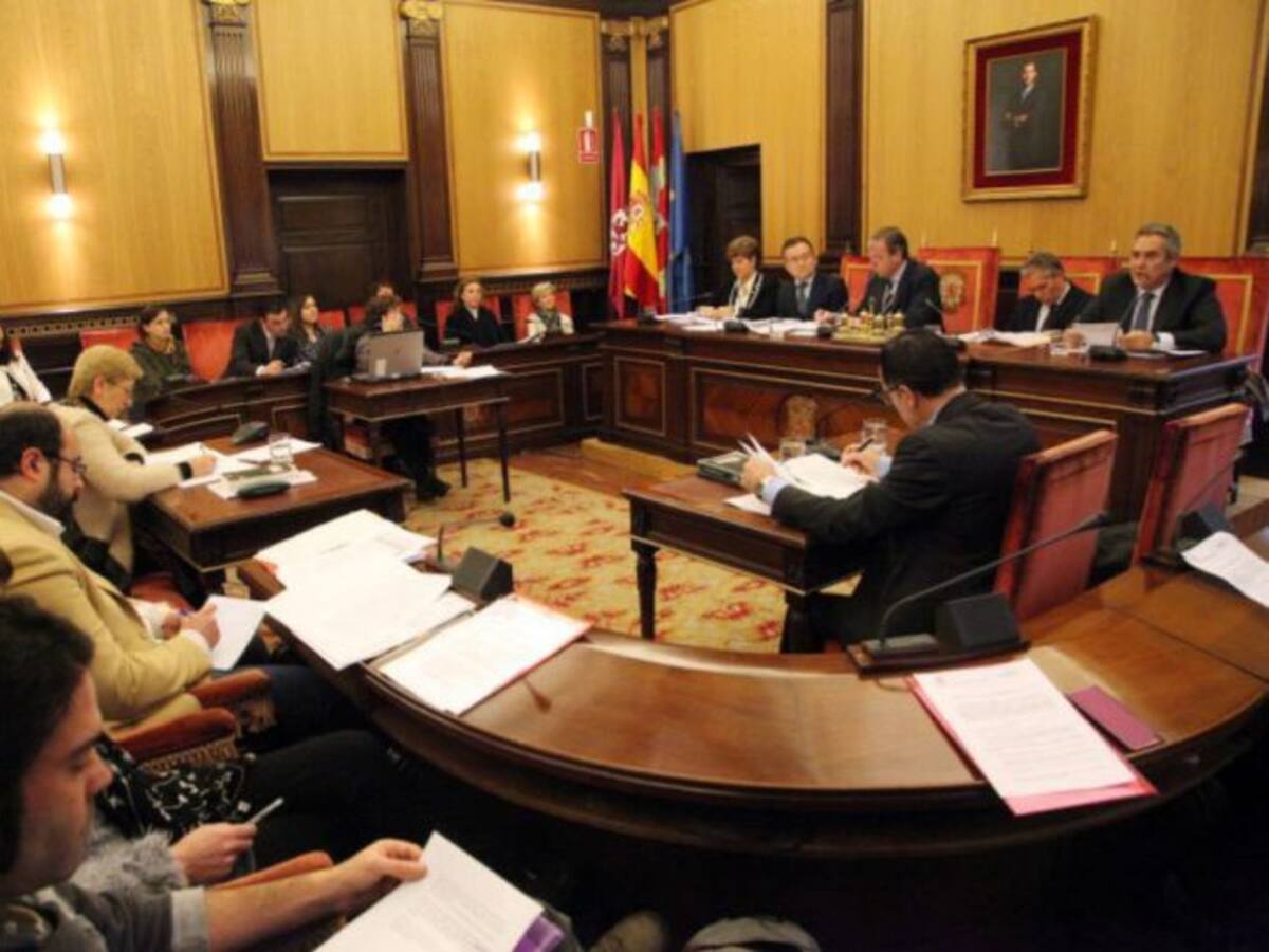 La oposición acusa a Silván de falta de transparencia por no entregar los presupuestos