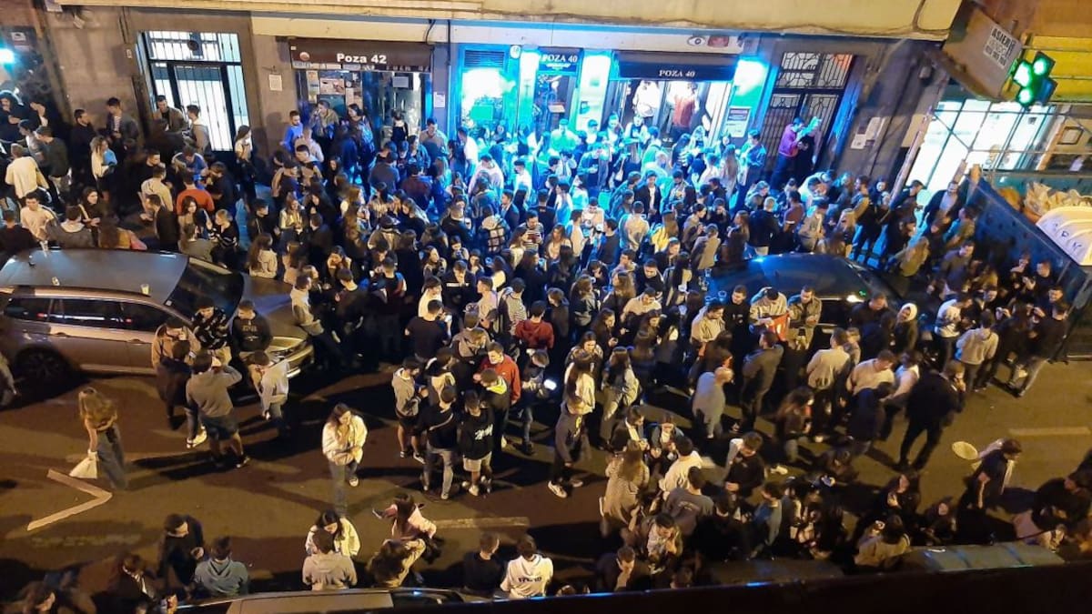 El trastorno de vivir en una zona de ocio nocturno en Bilbao: "En Pozas tenemos que acceder al portal escoltados"