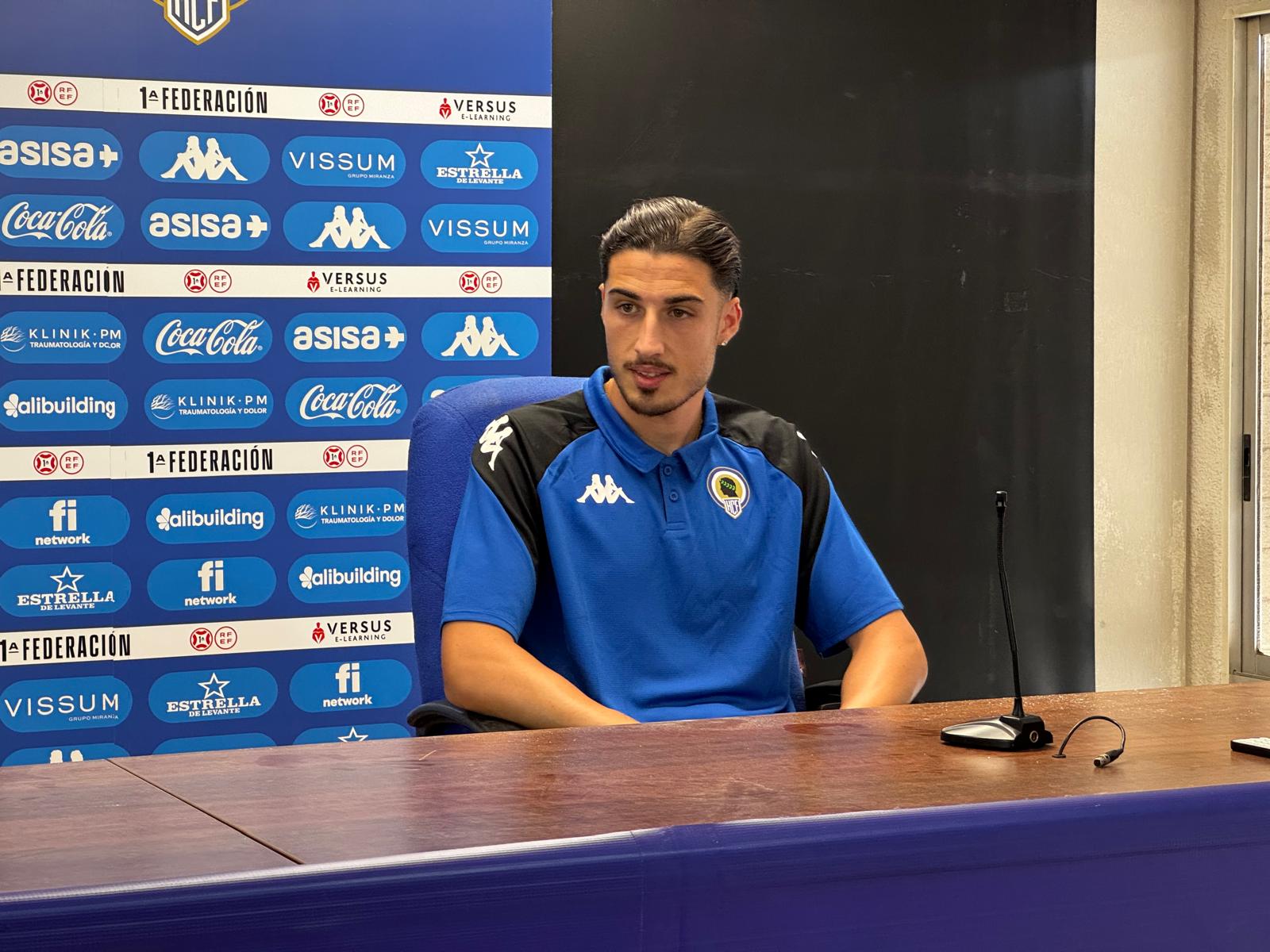 Unai Ropero, en la sala de prensa del Rico Pérez. Foto: Daniel Rodríguez