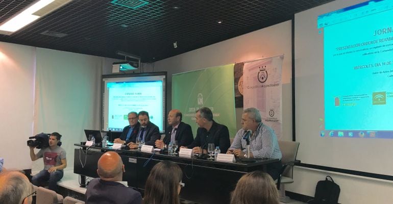 Jornadas donde la Junta de Andaluc&iacute;a di&oacute; a conocer las ayudas en materia de rehabilitaci&oacute;n de edificios