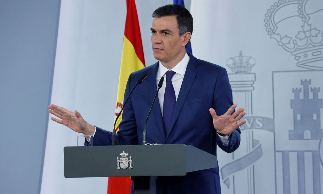 El presidente del Gobierno, Pedro Sánchez, en rueda de prensa tras la reunión del Consejo de Ministros, este martes en el Palacio de la Moncloa. 