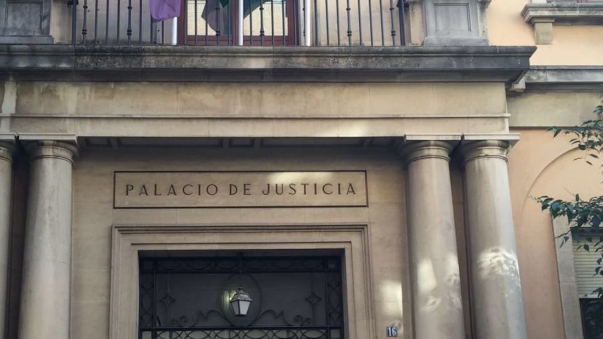 Piden 23 años de cárcel para un hombre acusado de asesinar a su mujer mientras dormía