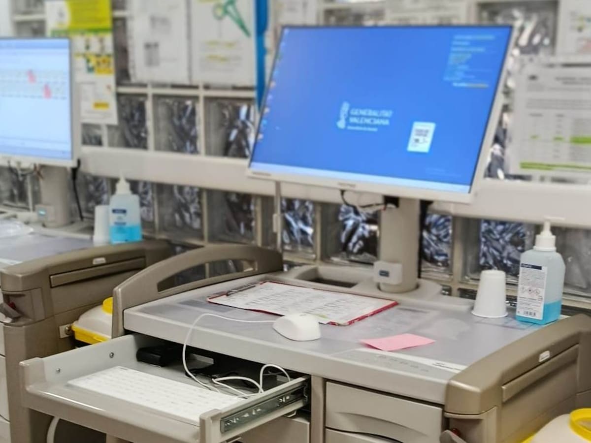 El Hospital de Xàtiva incorpora carros informatizados para reforzar la seguridad en la medicación