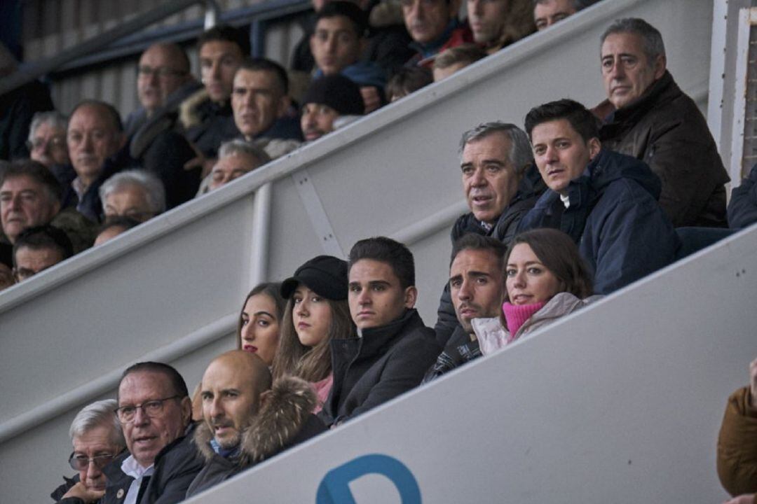 La actual junta directiva de la Arandina en el palco de El Montecillo.