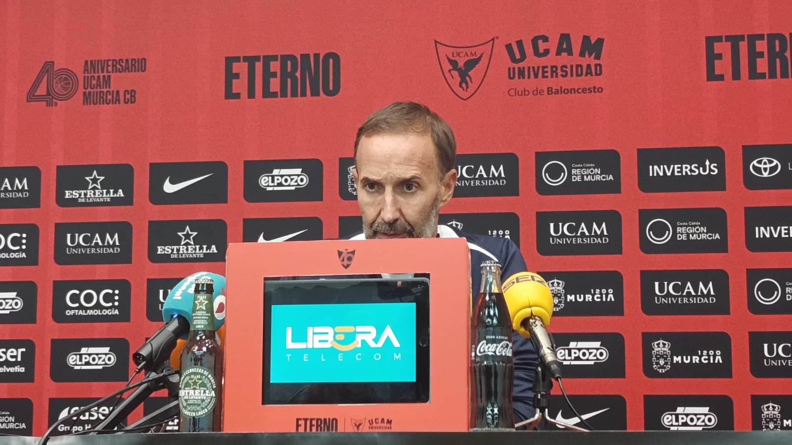 Sito Alonso en la sala de prensa del Palacio