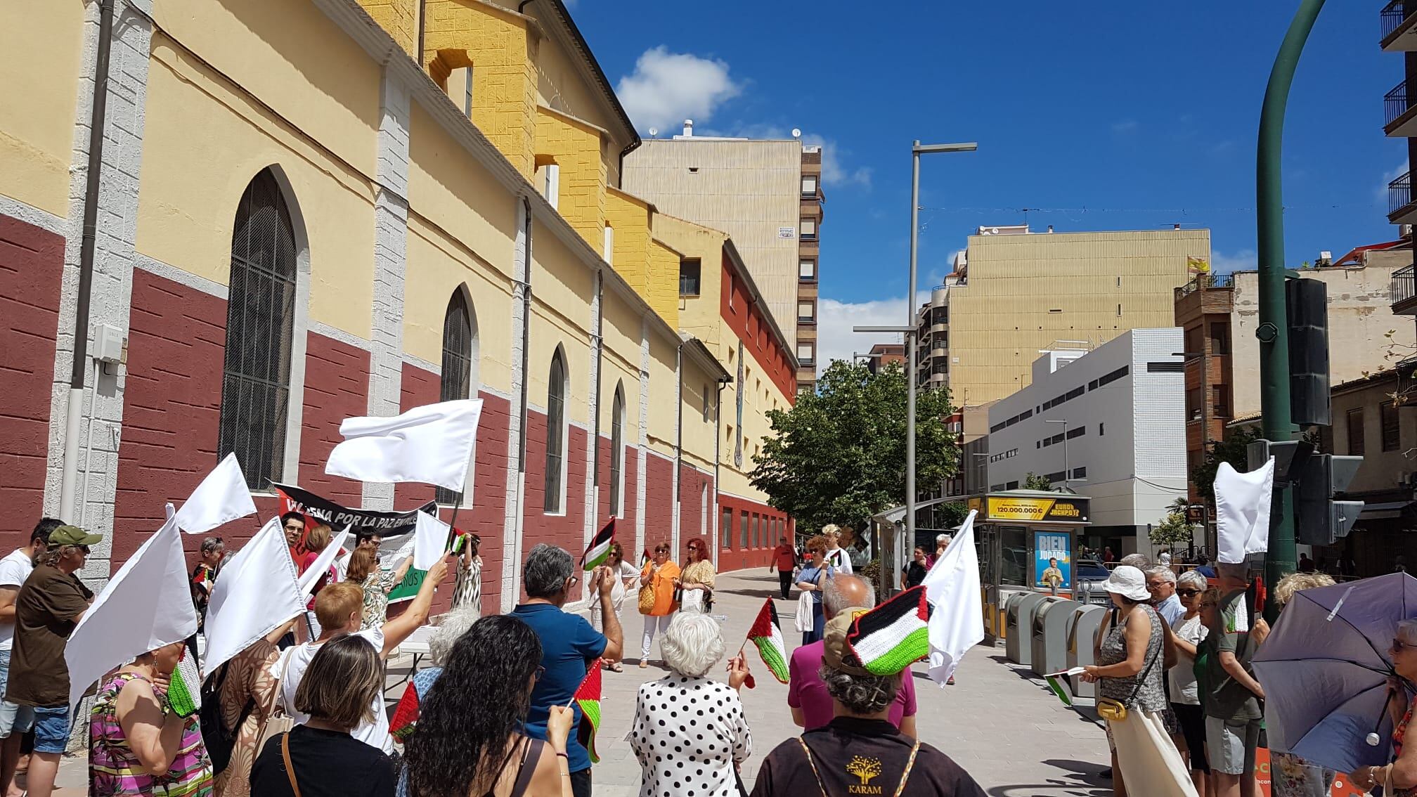 Concentración de la Plataforma Villena por la Paz