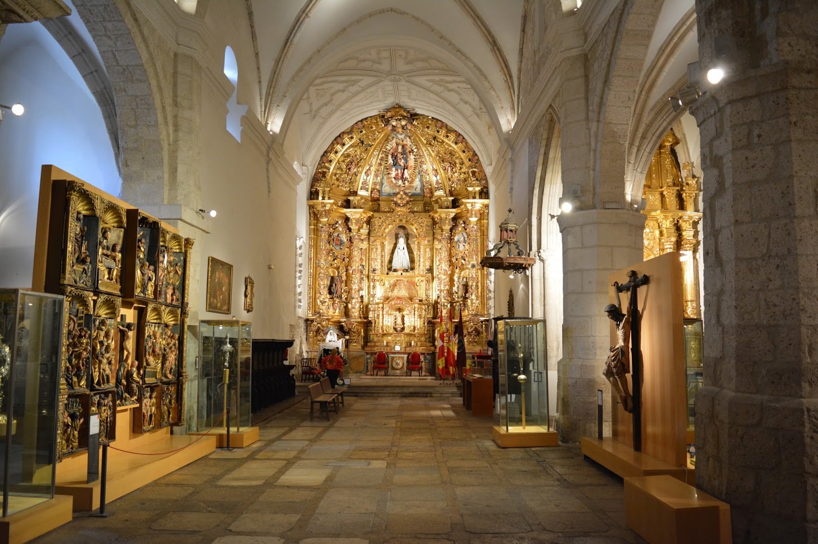 El Museo de Arte Sacro de Peñafiel, ubicado en la iglesia de Santa María la Mayor