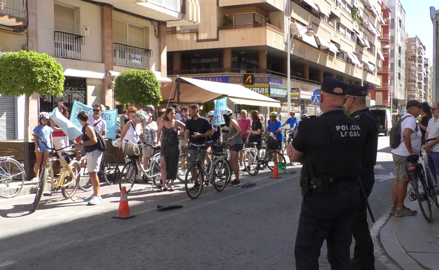 Protesta carril bici José María Buck