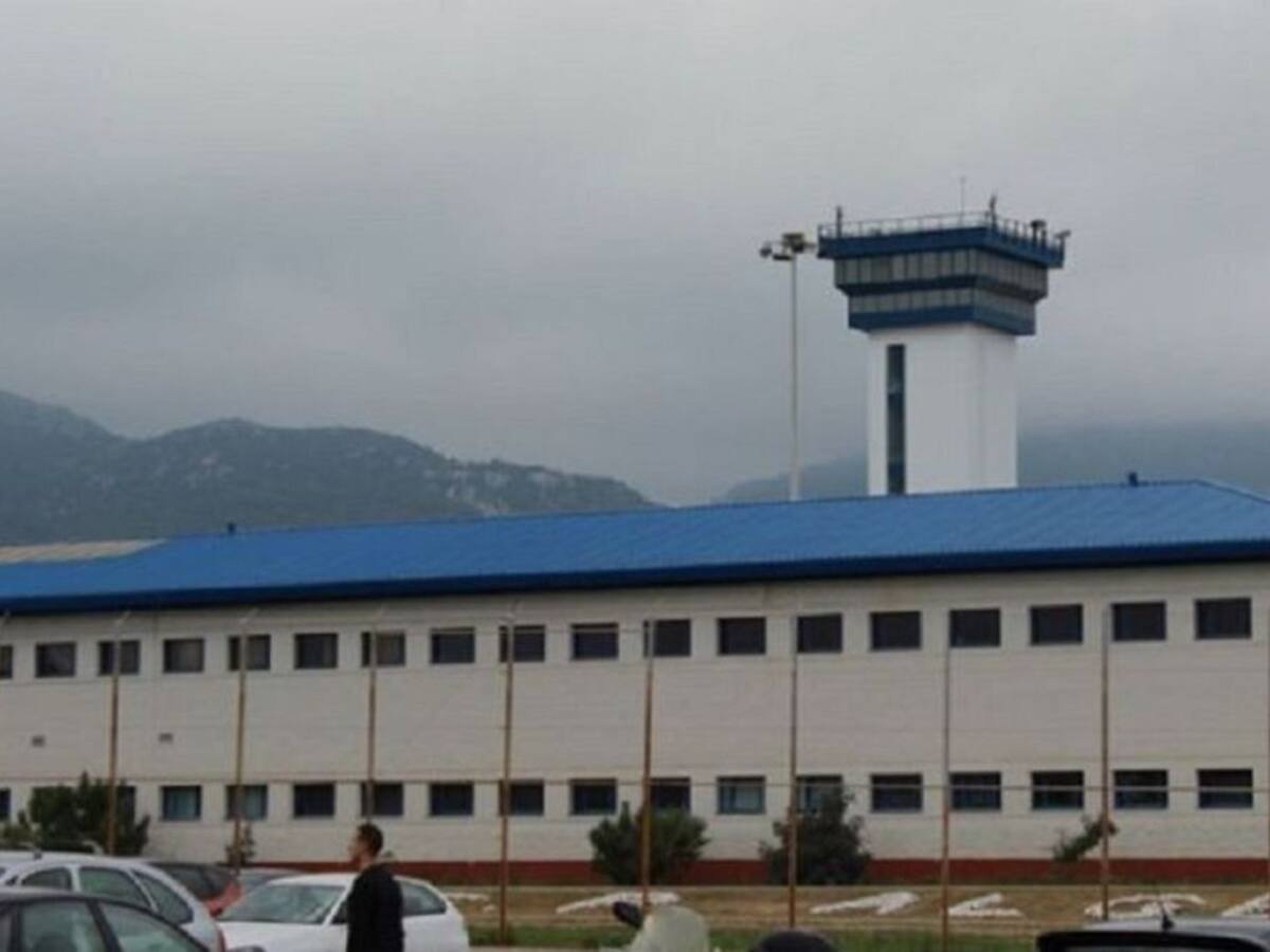 Funcionarios de Botafuegos salvan la vida de una reclusa en el centro algecireño