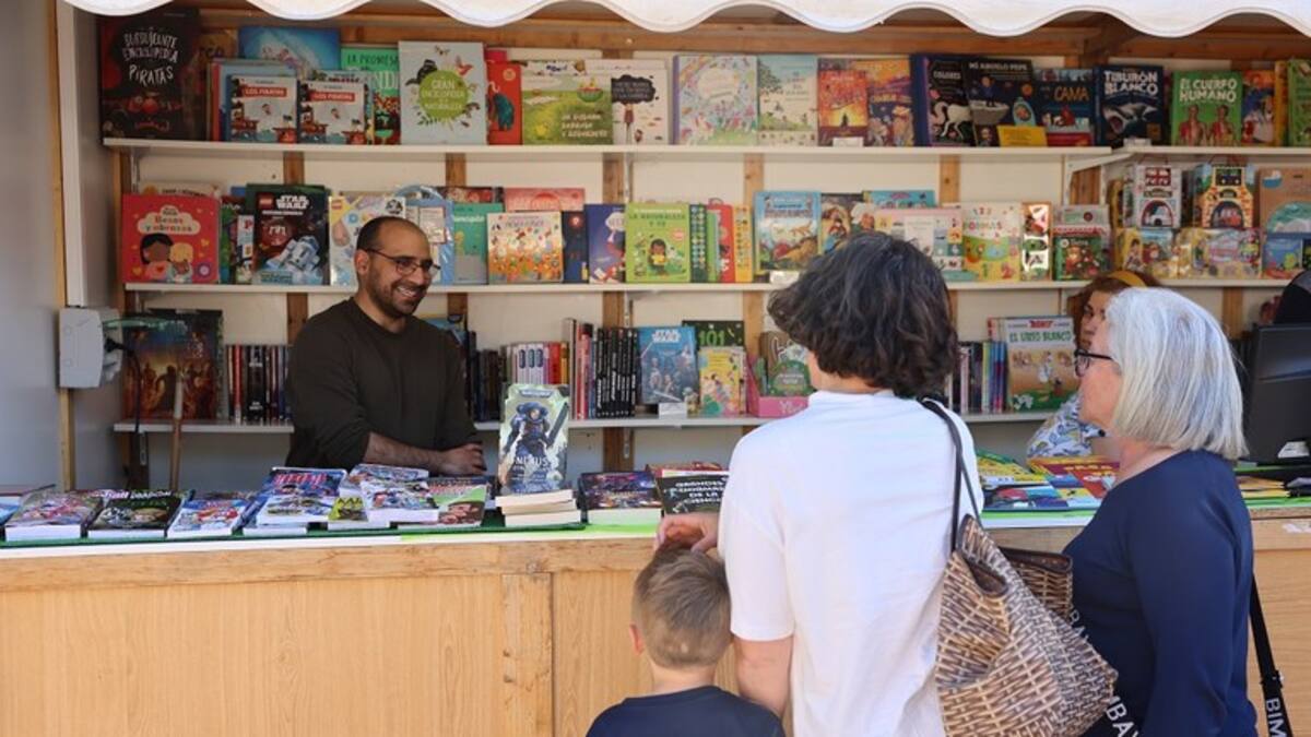 Hablamos con Rocío Cámara, concejala de Cultura de Colmenar VIejo, sobre la Feria del Libro 2025