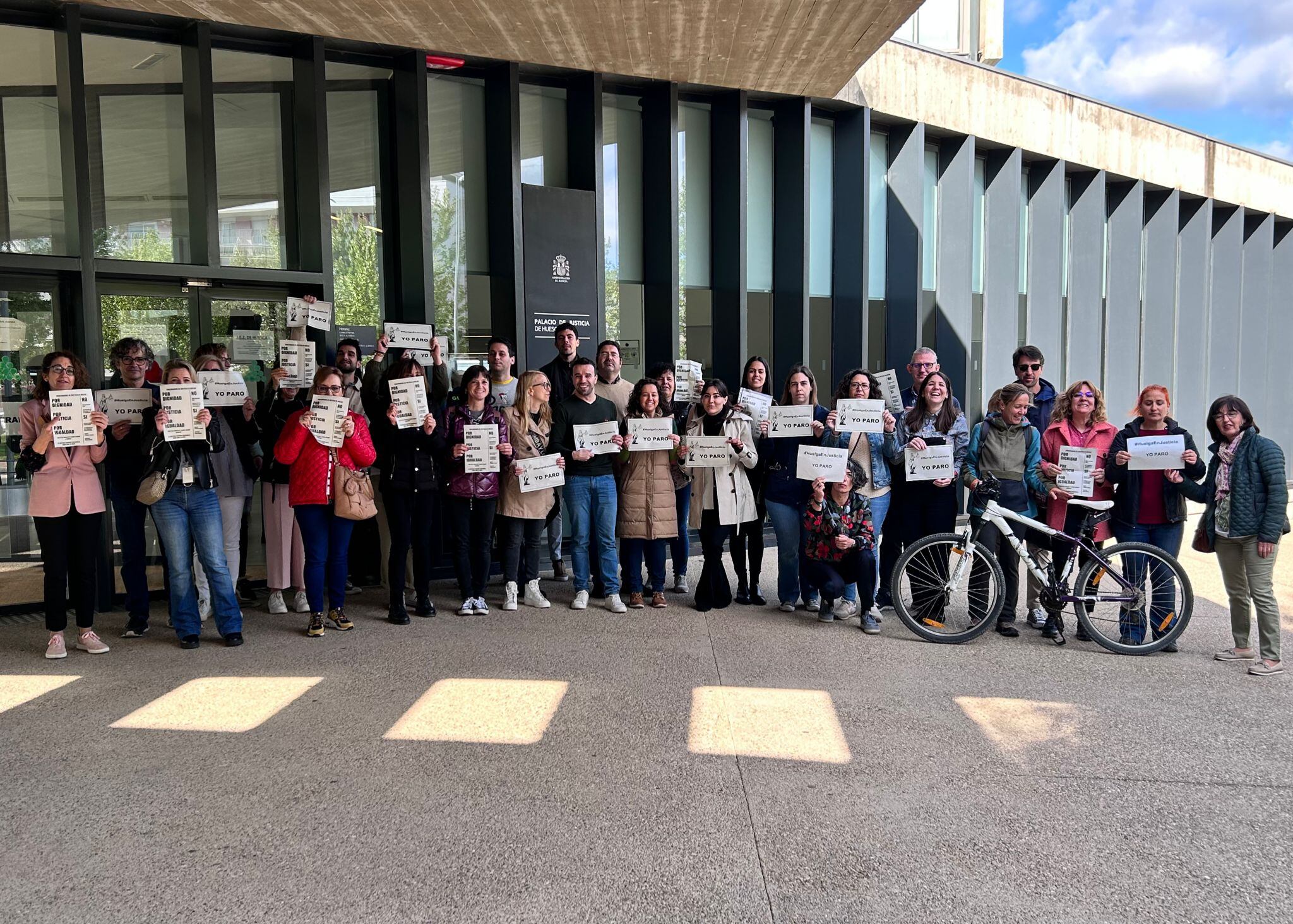 Concentración de los trabajadores de Justicia en Huesca