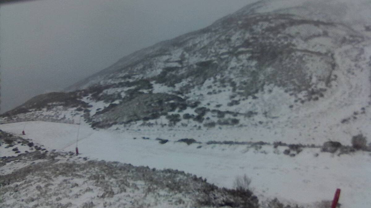 El temporal deja el primer lienzo de nieve en Leitariegos