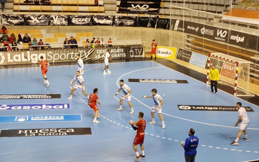 Bada Huesca sigue sin convencer en casa