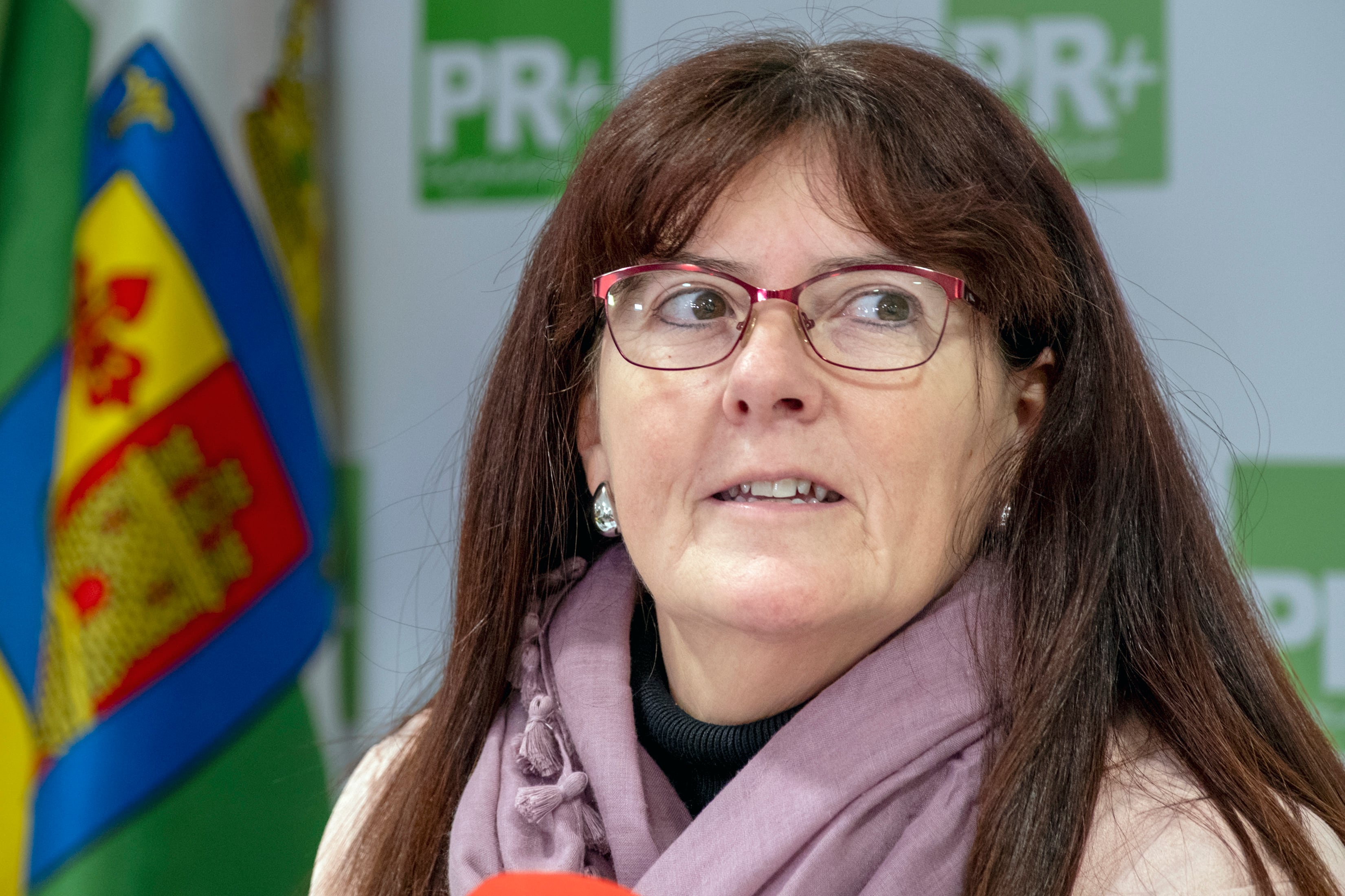 LOGROÑO, 21/11/2025.-La candidata a la Presidencia del Partido Riojano, Rita Beltrán, informa sobre su proyecto político este viernes. EFE/Fernando Díaz
