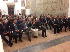 Asistentes al acto de entrega