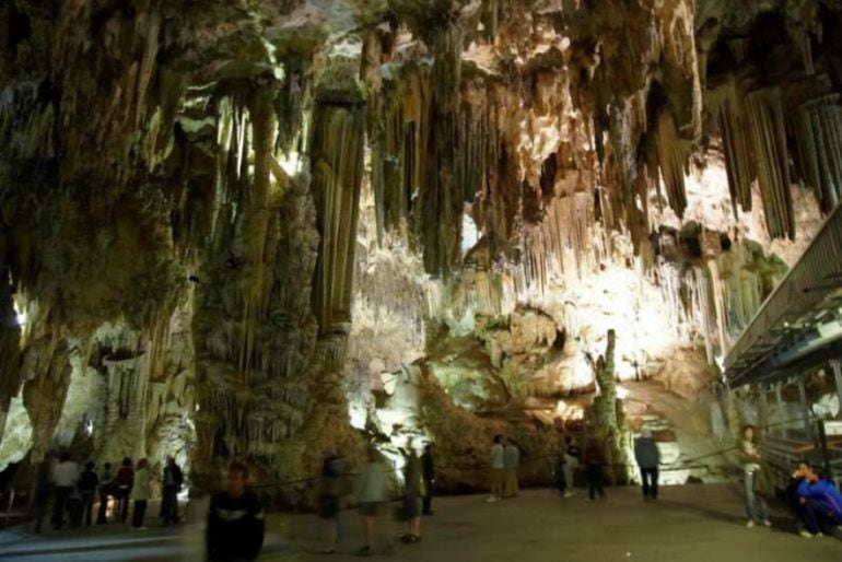 Interior de la Cueva de Nerja