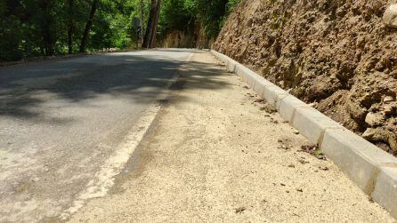 Un tramo de la carretera a Peñalba de Santiago