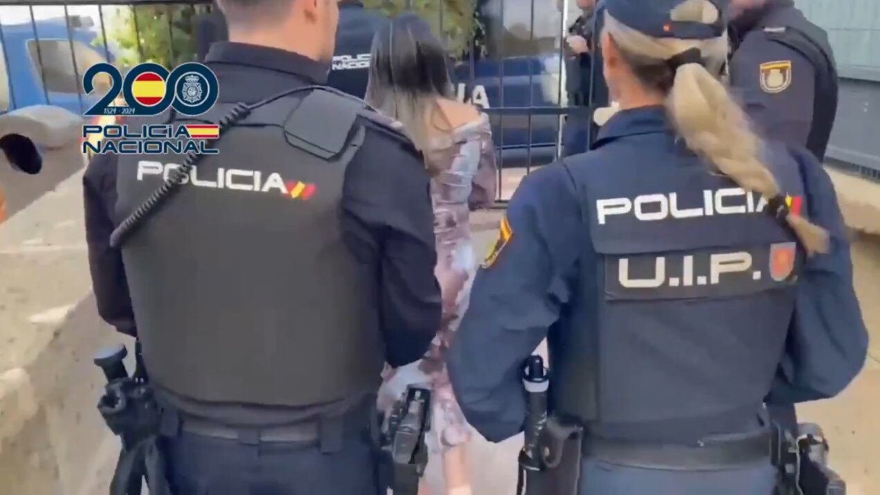 Dos agentes de la Policía Nacional