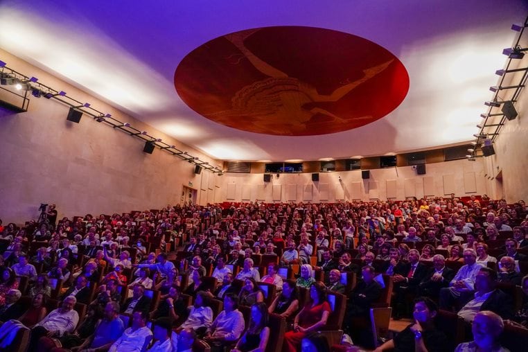 Asistentes  a la gala entre los que se encontraban los que cada día sintonizan Radio Santander.