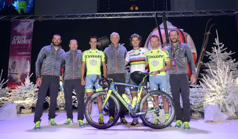 De izquierda a derecha, Ivan Basso, Steven de Jongh, Alberto Contador, Oleg Tinkov, Peter Sagan, Rafal Majka y Stefano Feltrin.