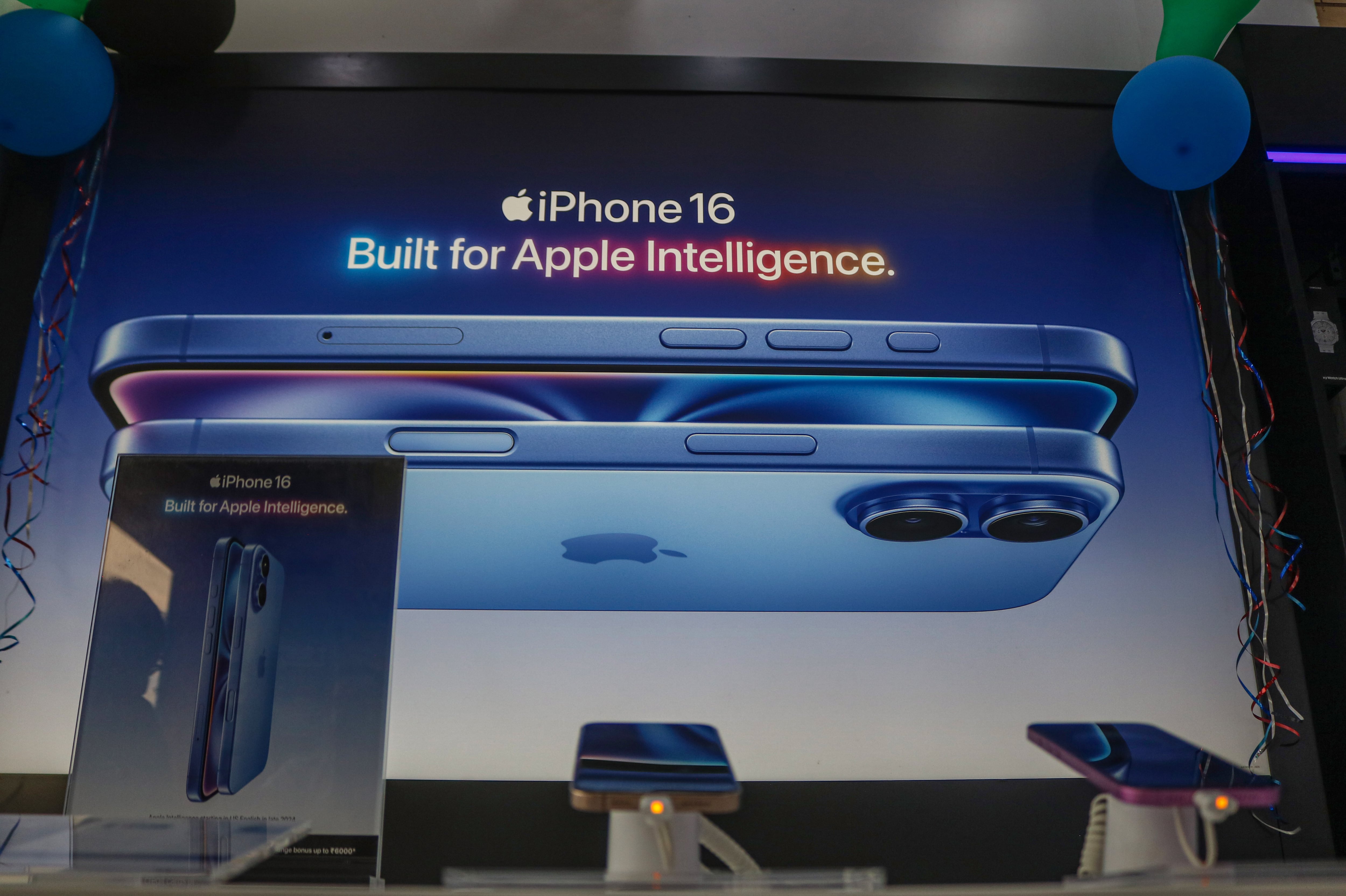 Los nuevos iPhone 16 equipados con Apple Intelligence.