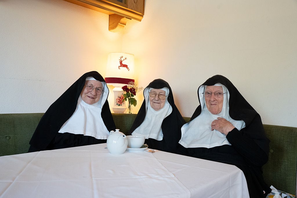 Las tres monjas del castillo de Goldenstein: Bernardette, Regina y Rita.