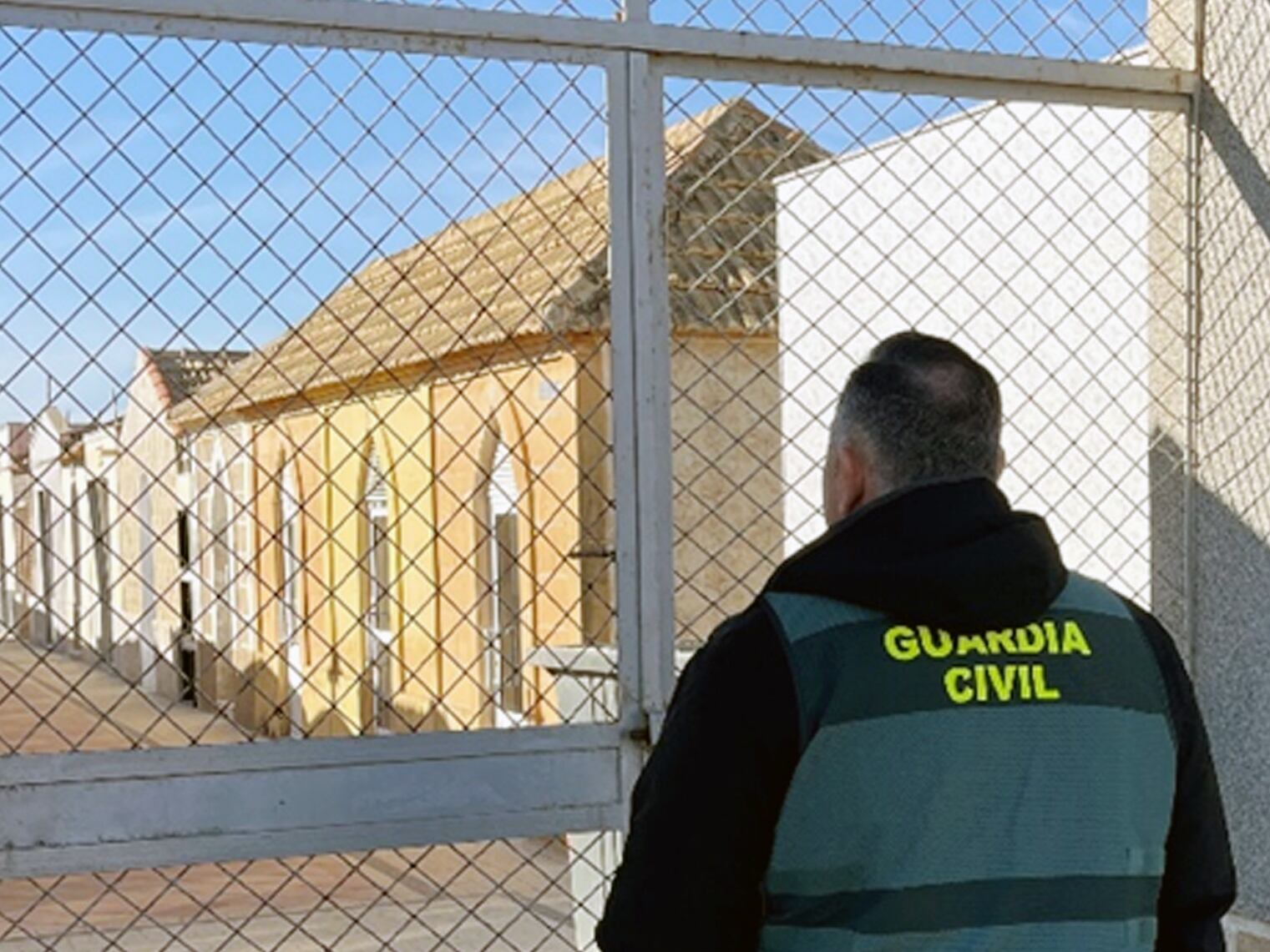 Arrestados dos individuos por robos en 65 panteones del cementerio parroquial de Lobosillo, en Murcia