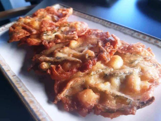 Tortillitas de tagarninas y pargo