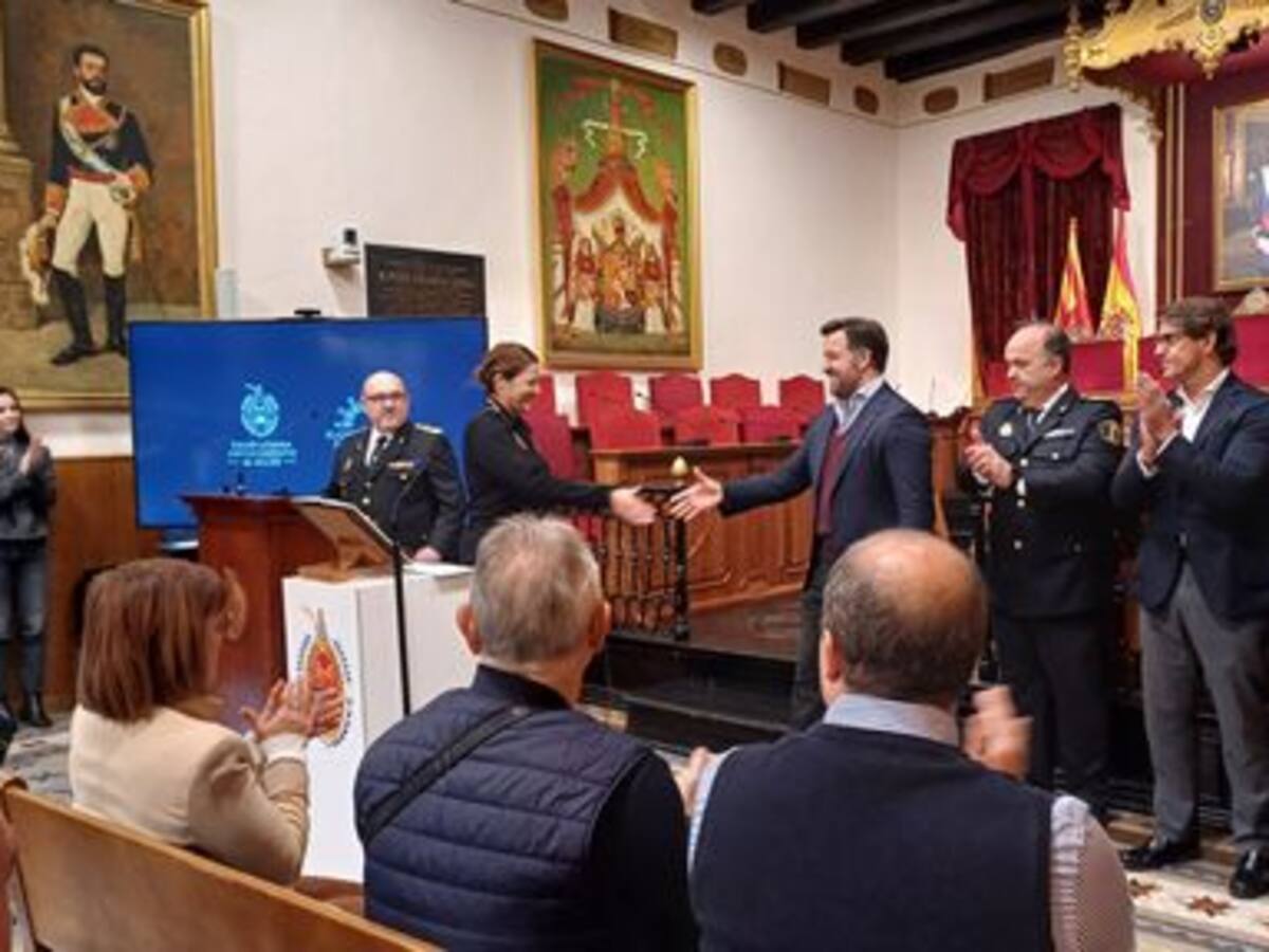 33 agentes y oficiales de la Policía Local de Elche toman posesión del cargo