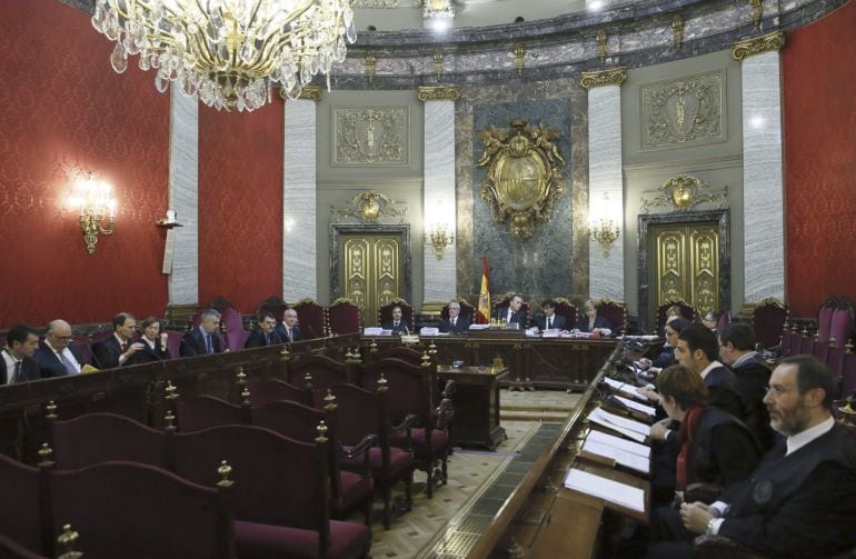 El Supremo celebra la vista de los recursos que presentaron los condenados por la Audiencia Nacional en el caso de las herriko tabernas.