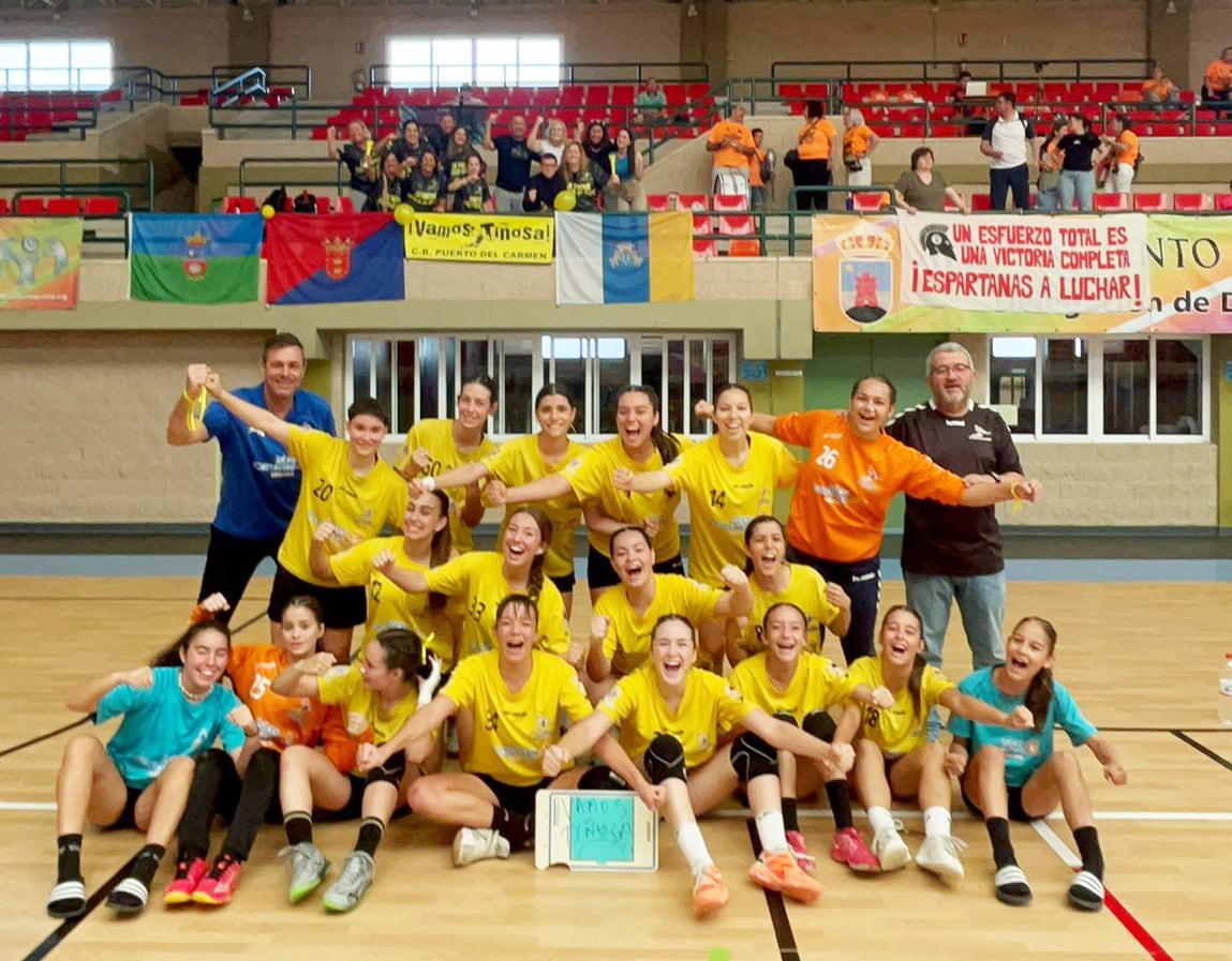 Jugadoras del equipo cadete del Puerto del Carmen.