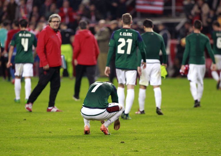 Sergio León cabizbajo