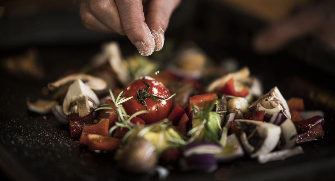 Diez cocineros explicarán cómo se elaboran distintos platos de sus restaurantes