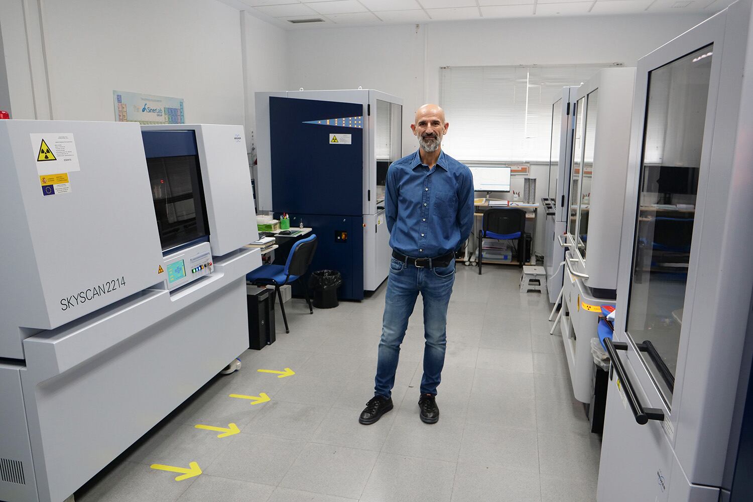 Miguel Ángel Miranda García en el centro donde se analizan estos efectos en la Universidad de Málaga