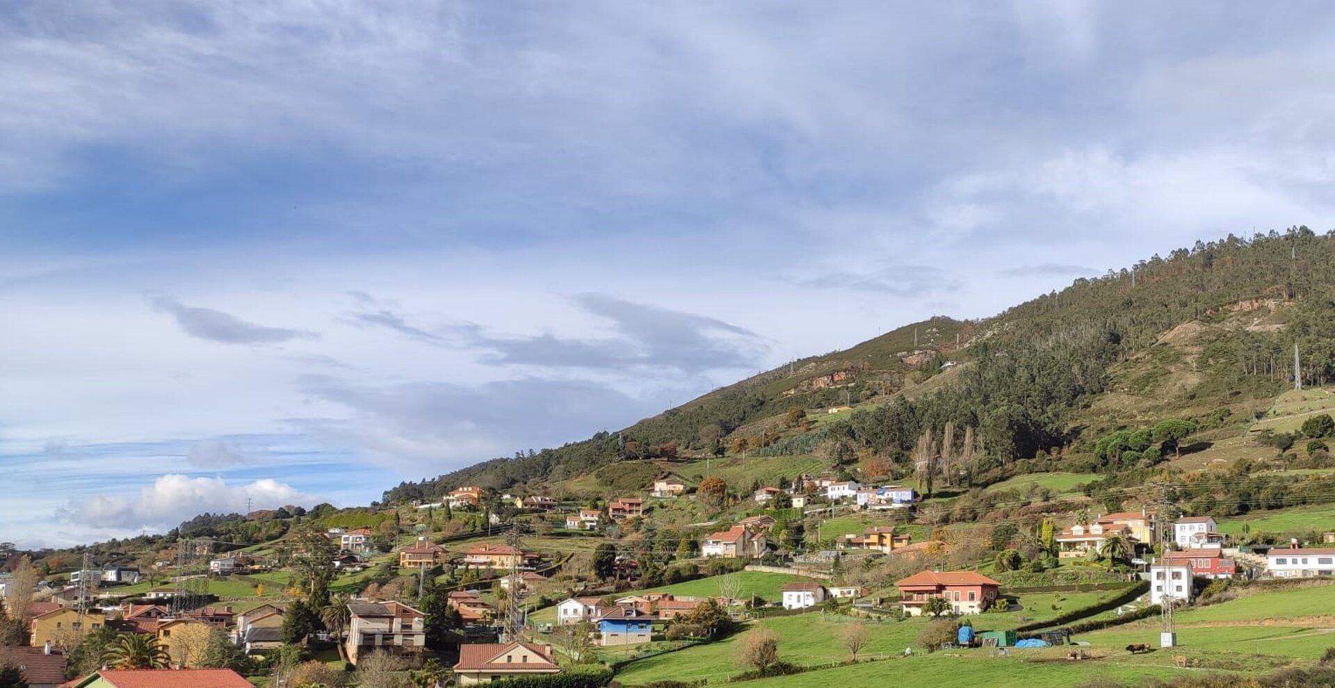 Falda del Monte Naranco, terrenos por donde se plantea la ronda norte de Oviedo