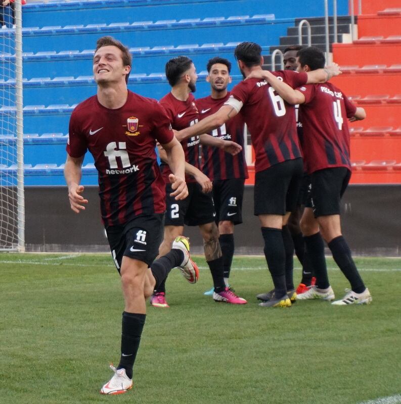 Pablo García celebra uno de los 13 goles marcados con el Eldense