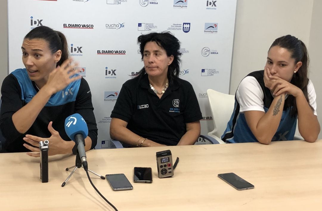 Laura García, Azu Muguruza y Lara González comparecen en el Gasca