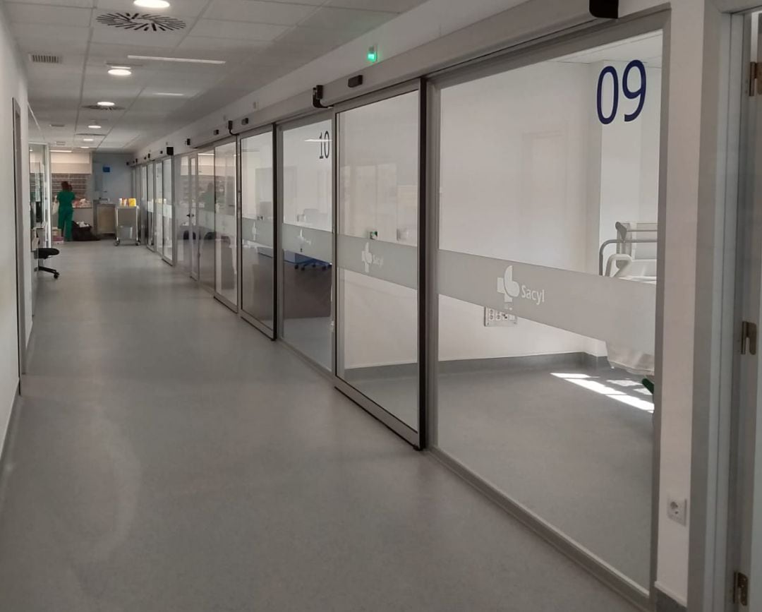 Pasillo de la Unidad de Cuidados Intensivos del Hospital Nuestra Señora de Sonsoles