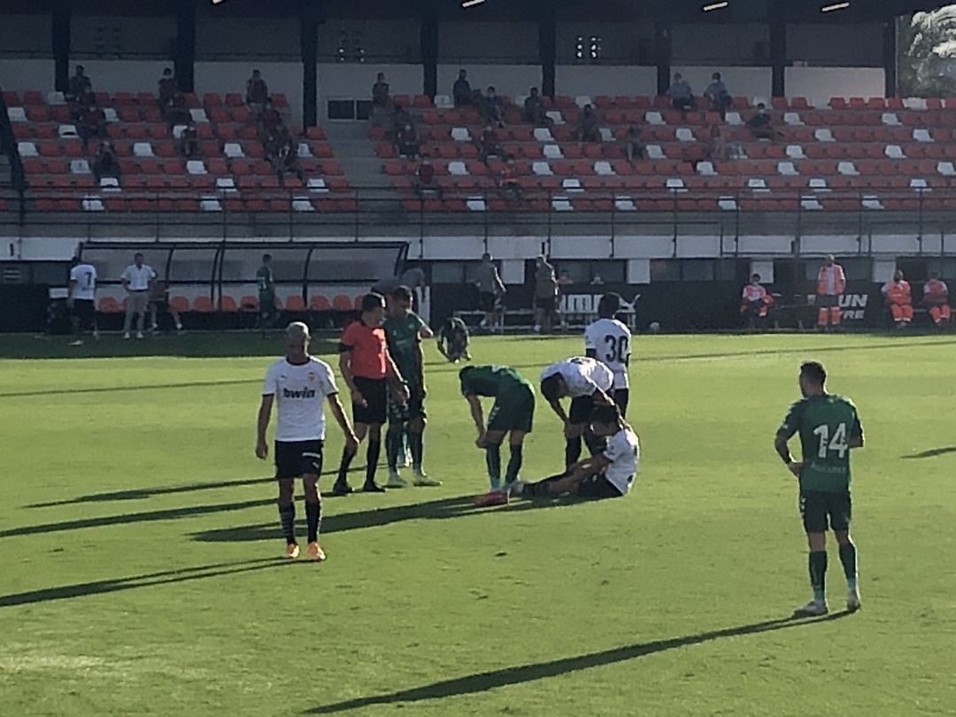 Lesión de Kangin Lee en el amistoso ante el Castellón.