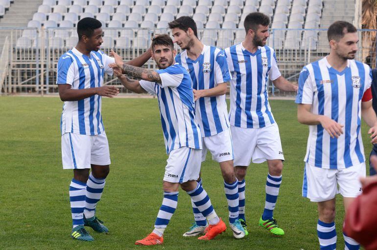 Jugadores del Jerez Industrial durante un partido en La Juventud