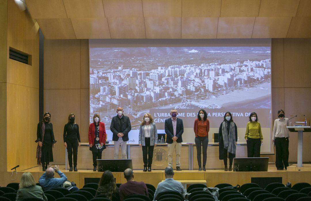 Debate sobre urbanismo e igualdad en el Campus de Gandia