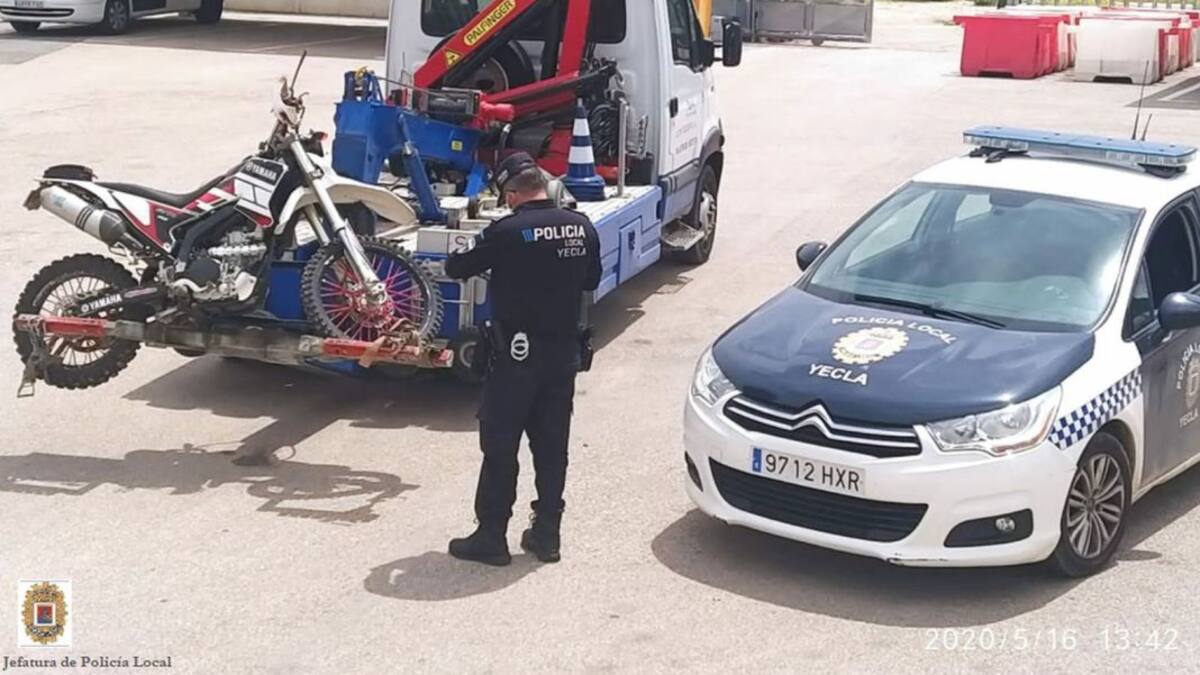 Sancionan en Yecla a un motorista que resultó herido cuando practicaba motocross