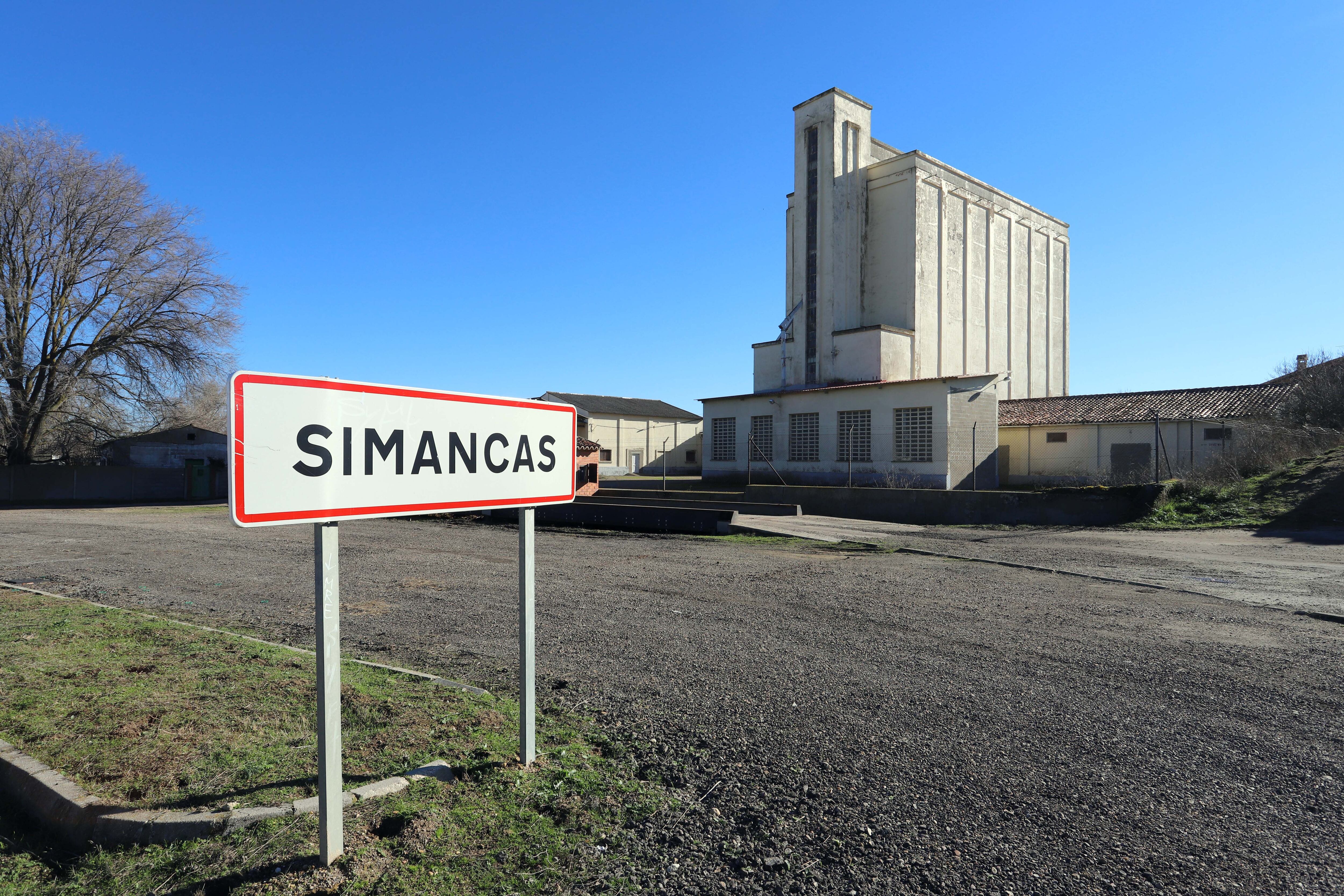 Entrada a la localidad de Simancas