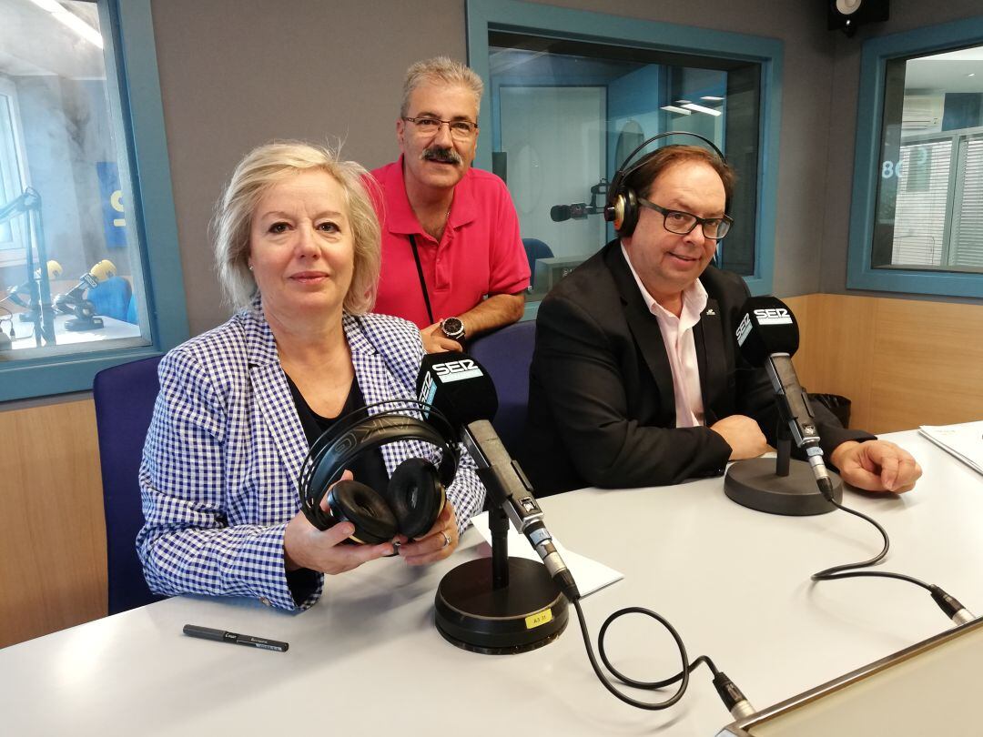 Representants de Fecom, Eix Comercial de Lleida i PIMEC-Comerç a Lleida, als estudis de Ràdio Lleida-SER Catalunya.