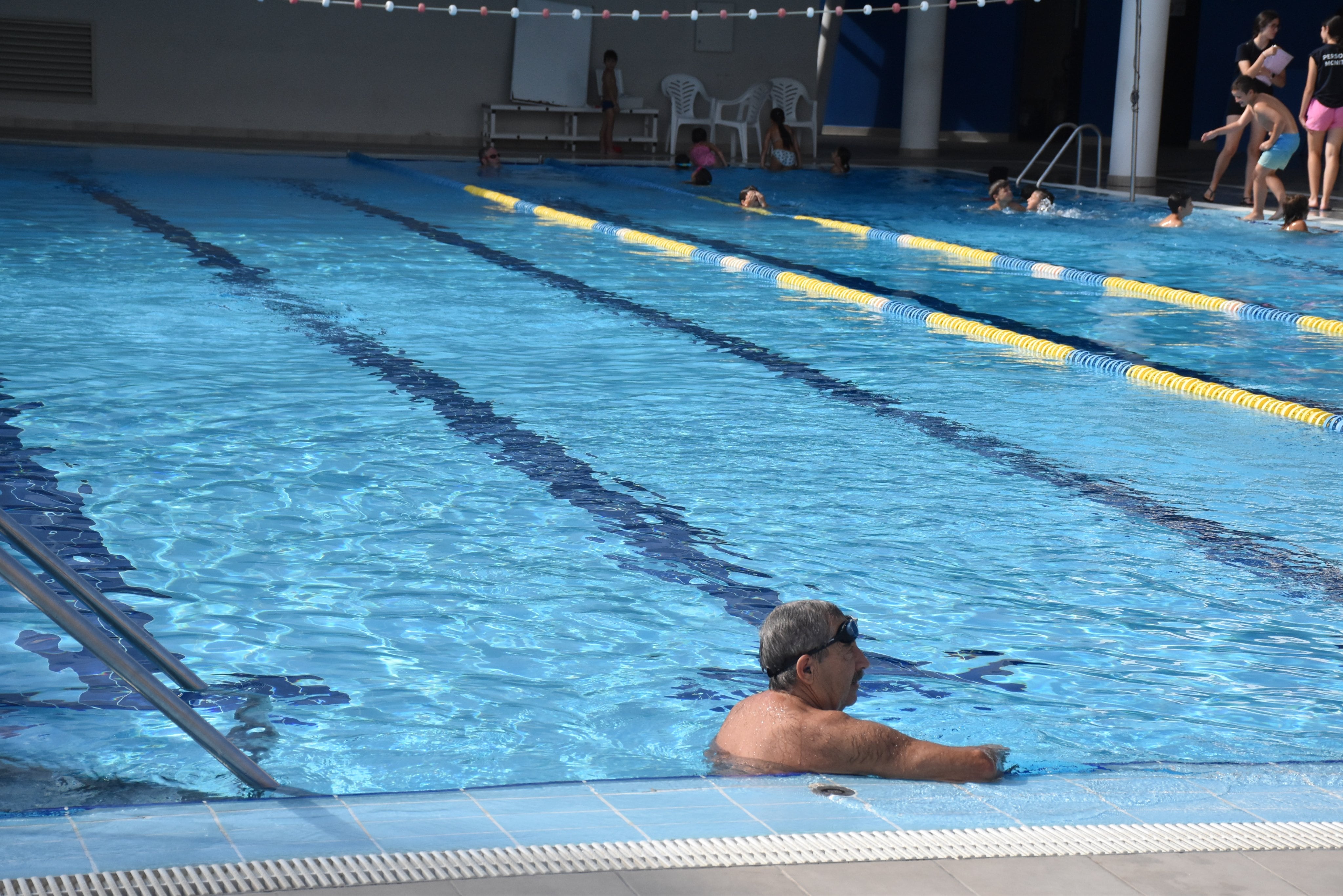 Se inicia la temporada de baño en las piscinas municipales y también la actividad de aquagym (Foto: Ajuntament de Xàtiva)