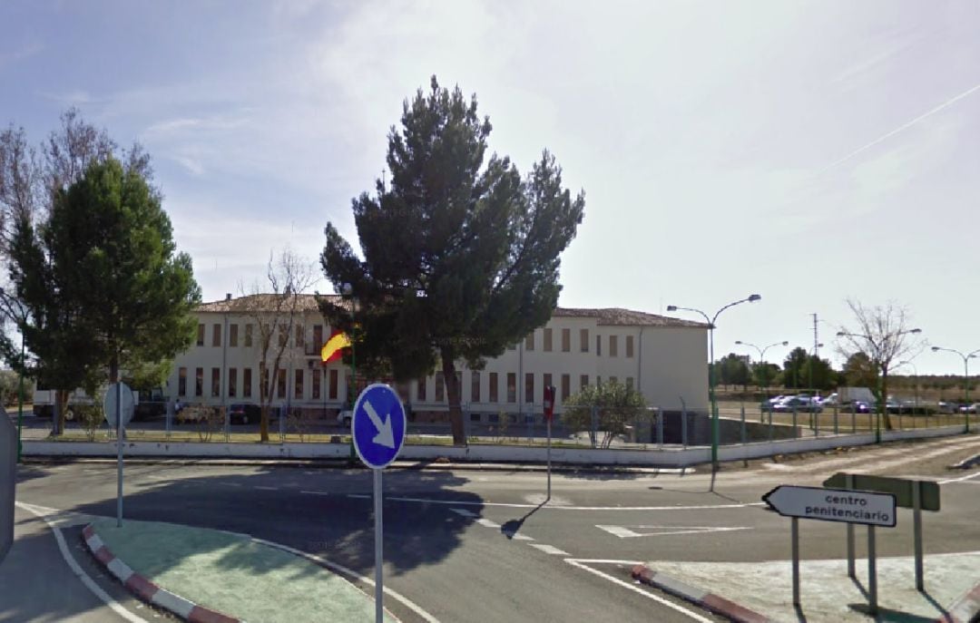 Entrada de la cárcel de Herrera de la Mancha en Manzanares (Ciudad Real) 